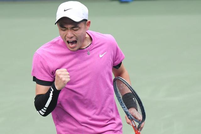 松展现出的 松展现出的